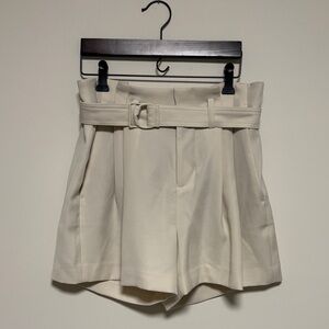 Vince cream belted shorts sz 4 worn once